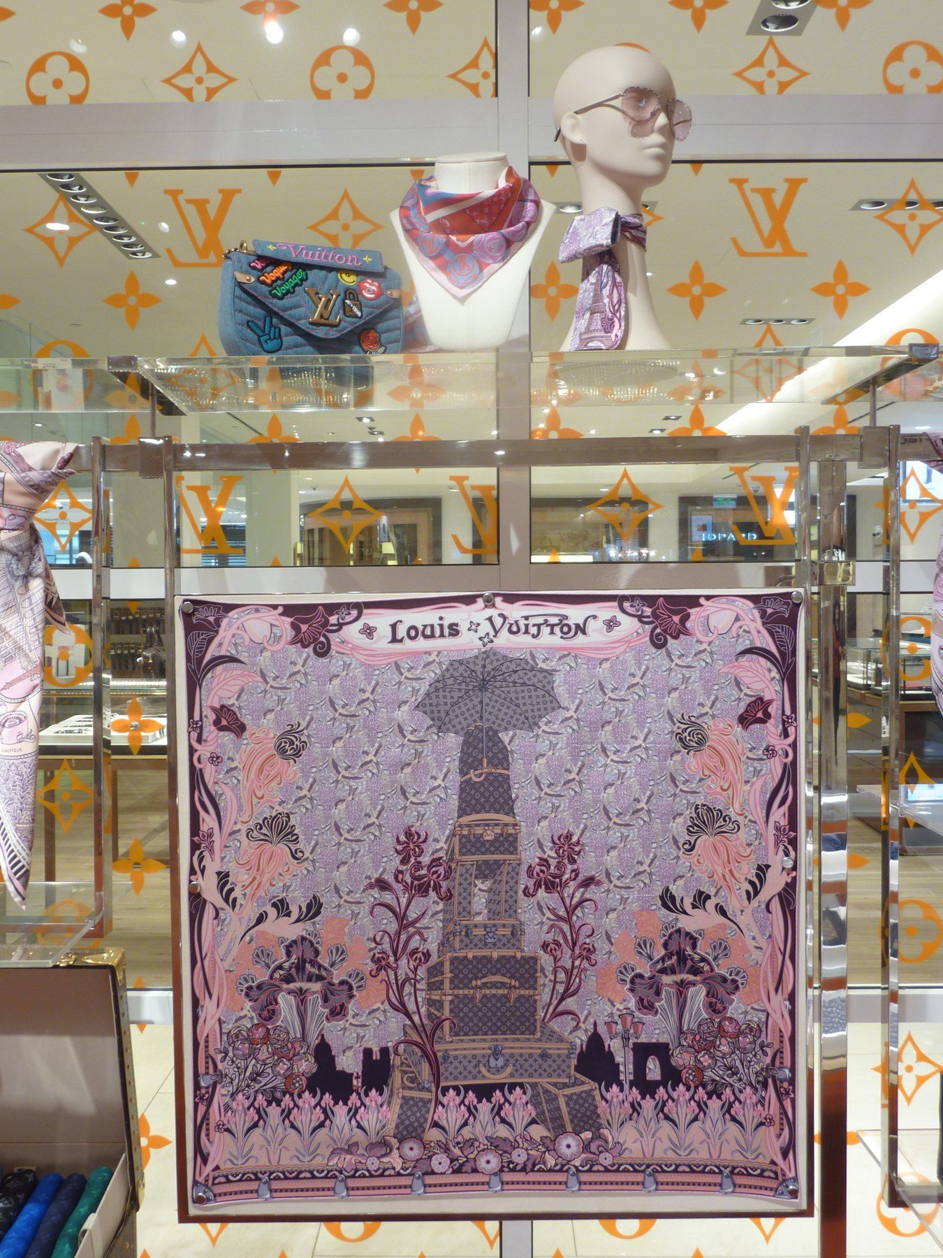 Louis Vuitton TSOUM, femme, Moscou — photo d'archive 2